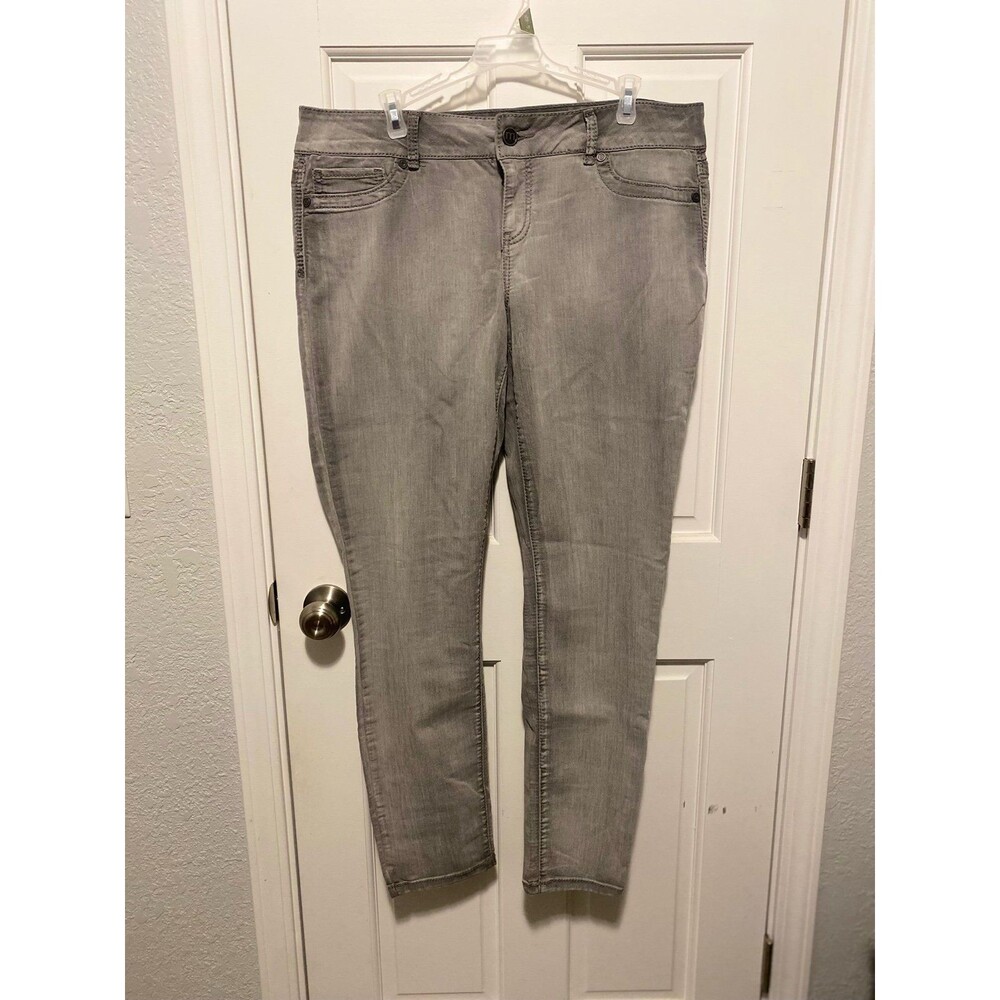 Maurices Grey Jean Jeggings Womens Size XL Regular